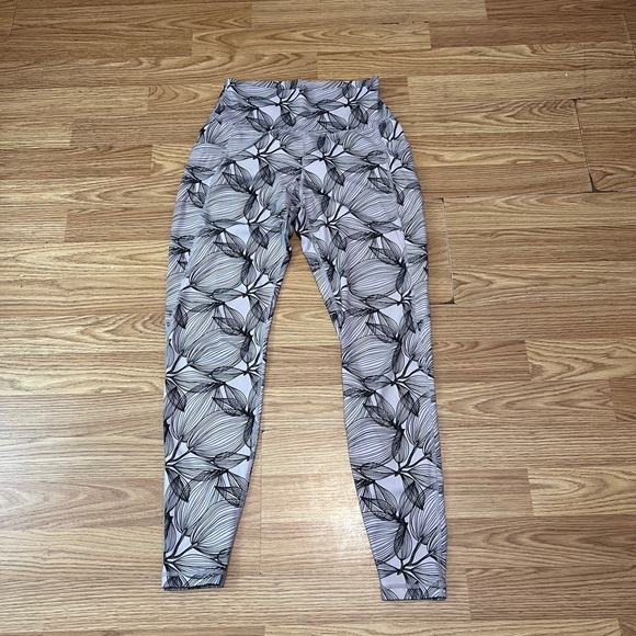 Limitless Legging - Picture 4 of 9